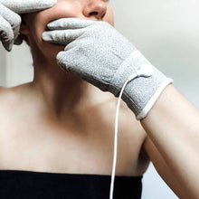 Load image into Gallery viewer, MICROCURRENT CONDUCTIVE GLOVES FOR MYOLIFT FACE TONING MACHINES